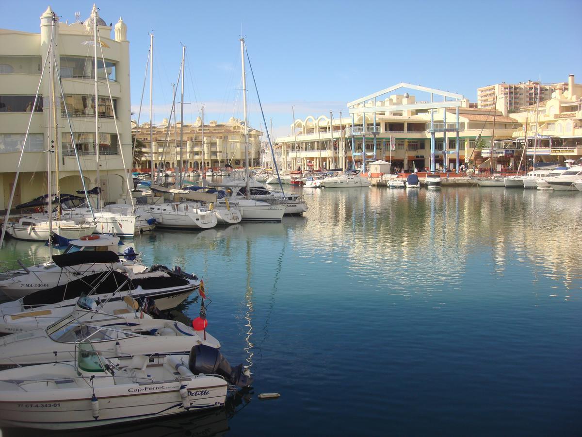 Apartamento Holiday On The Beach Torremolinos Dış mekan fotoğraf