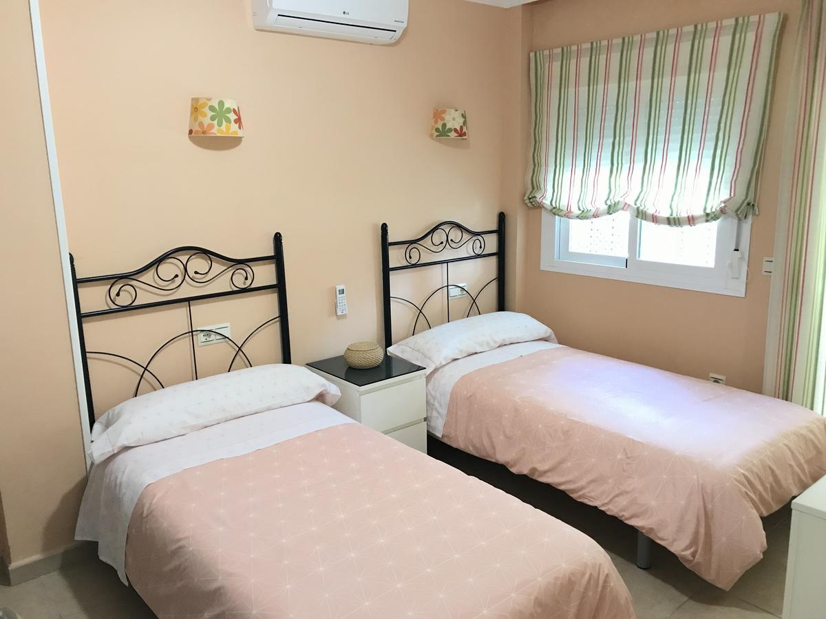 Apartamento Holidays On The Beach Torremolinos Dış mekan fotoğraf