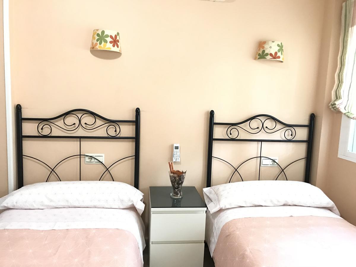 Apartamento Holidays On The Beach Torremolinos Dış mekan fotoğraf